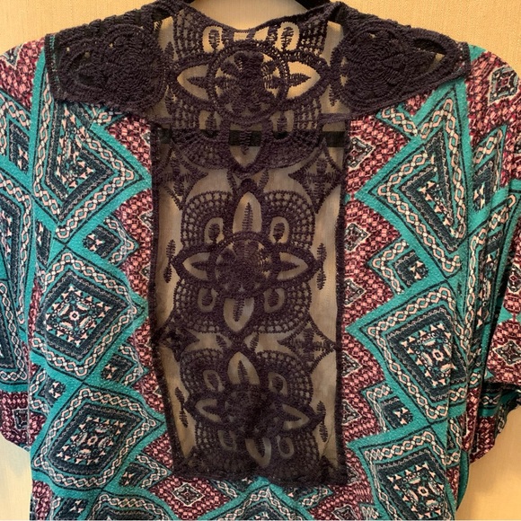 Vanity Geometric Tribal Lace Kimono Cardigan Short Sleeves - Picture 5 of 8